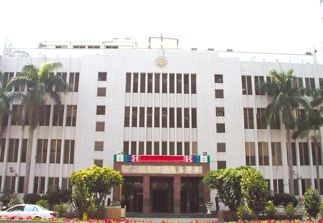 云林县刘姓代课老师在Google云端硬碟储存3名女童的猥亵照片被查获，台南高分院考量她与女童及家长达成和解同意赔偿，改判徒刑8年。（本报资料照片）