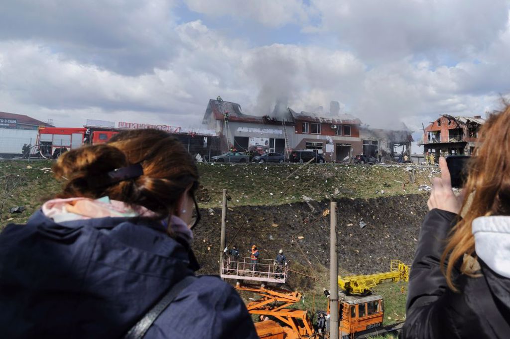 俄国空军对乌克兰西部利维夫市（Lviv）附近的一个后勤中心进行空袭。（美联社）(photo:ChinaTimes)