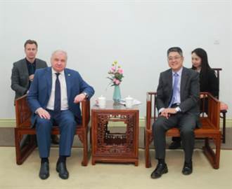 陸外交部副部長樂玉成會見俄駐華大使 強調中俄戰略協作一如既往