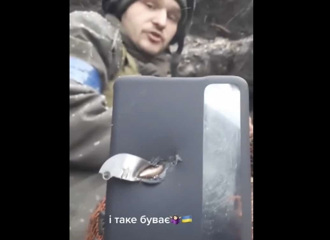 影》新一代防彈手機現身烏克蘭 「品牌曝光」成功擋下俄軍子彈