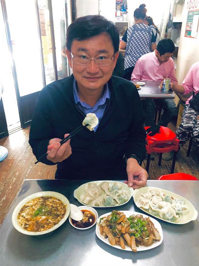 立委黃國書近日時常在臉書分享台中美食，他認為何欣純是戰將型，如果不是蔡其昌先前態度不夠積極，何欣純也不現在決定表態。（摘自臉書／謝瓊雲台中傳真）