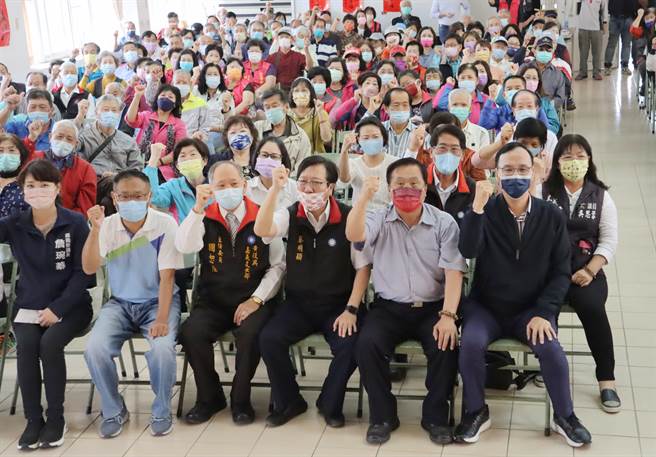 國民黨主席朱立倫今南下嘉義縣參加黨部小組長精實訓練，向黨員、幹部心戰喊話。（呂妍庭攝）