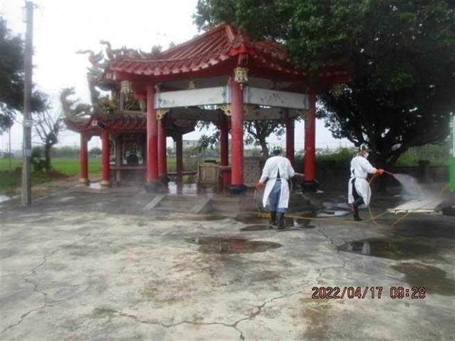 嘉义县溪口乡17日有确诊案，进行环境清消。（嘉义县政府提供／廖素慧嘉县传真）
