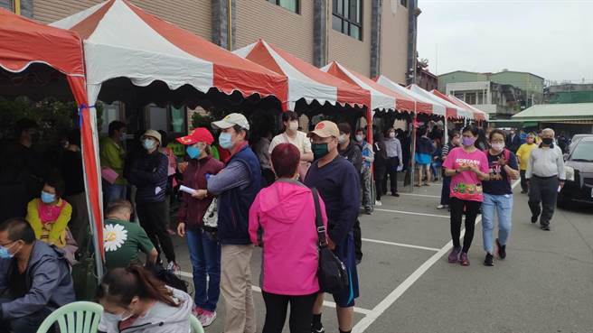 开放报名首日就有破万人报名参加。（李京升摄）