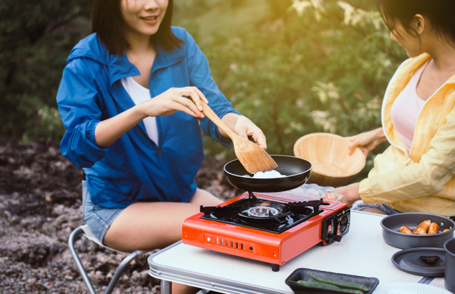 一名网友将卡式炉借给女同事，请对方到家中自取，却意外闹出笑话。（示意图／Shutterstock）