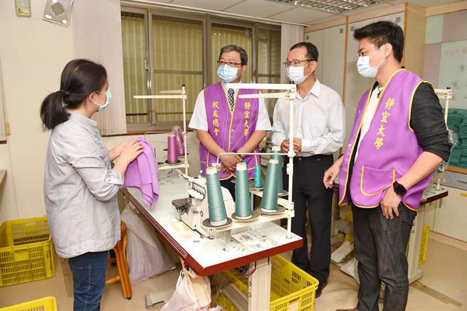 台中教区本着基督爱世人的精神、照顾最小兄弟的使命，开办八家身心障碍福利机构。（静宜大学提供）