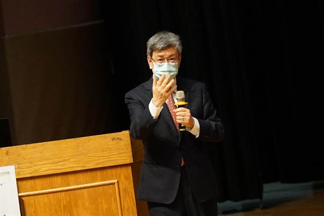 陳建仁說，世界上有很多事情並不是自己選擇，像是誰要當中華民國總統就是2300萬人民的選擇，目前沒有任何決定，要看上天安排。(吳建輝攝)