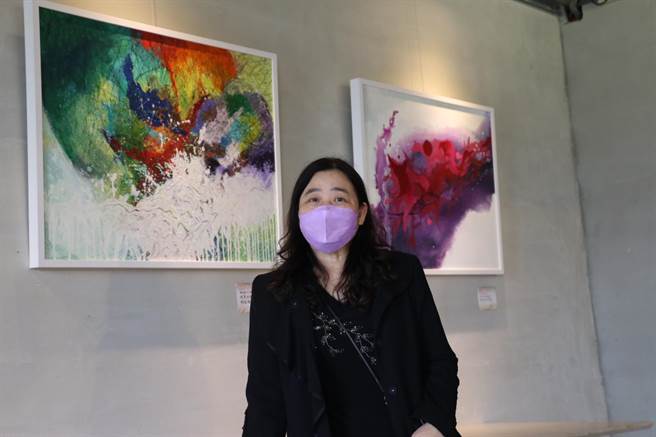 游淑贞的创作情感挥洒如油彩浓烈奔放。（游淑贞提供）