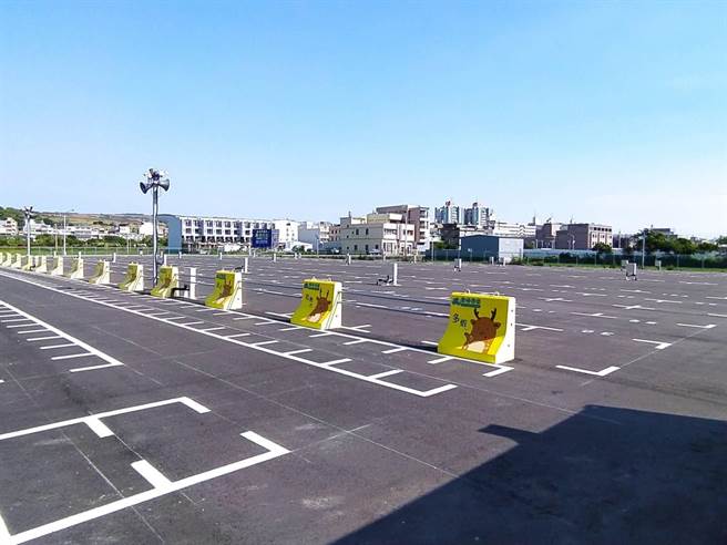 鹿峰夜市位于沙鹿区星辉路与中山路田尾巷口，是全台中市第12座合法夜市。（经发局提供／谢琼云台中传真）