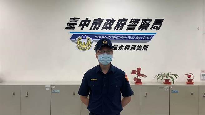 永興所副所長葉宇晟表示，行員通報警方，經員警說明後，廖婦驚覺是詐騙伎倆，成功阻詐。（盧金足攝）