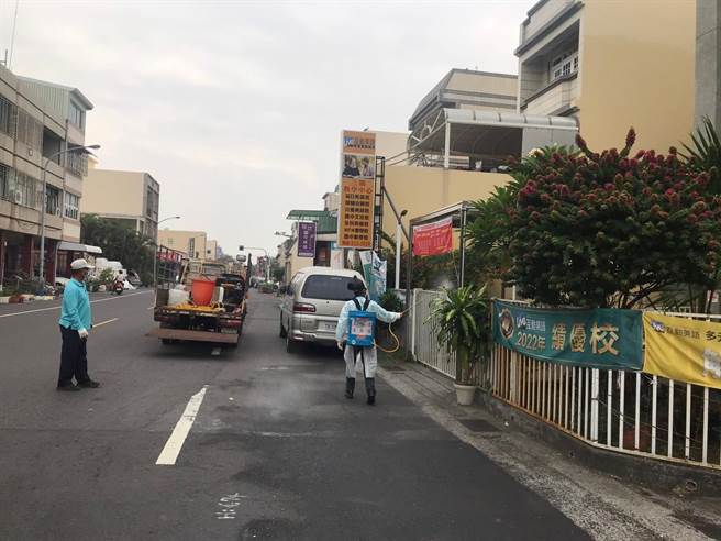 屏东确诊＋17，屏县府在相关足迹紧急清消。(屏县府提供)