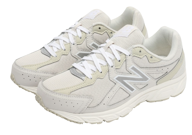 比漾廣場New Balance奶茶色休閒老爹鞋，特價1980元。（比漾廣場提供）