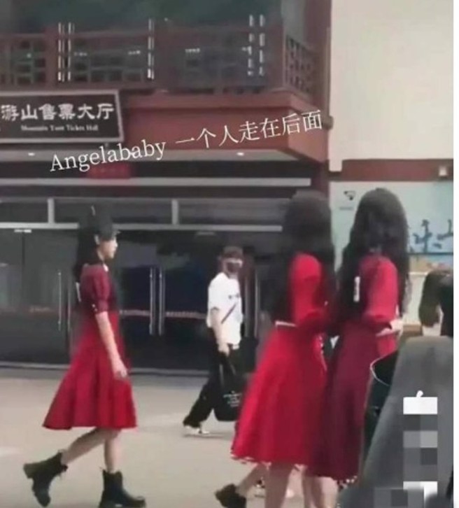 Angelababy被拍到隻身走在後頭。（圖／取材自東網）