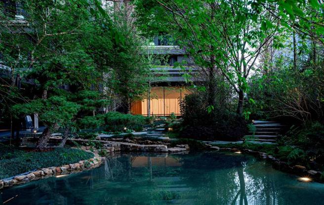 （北屯机捷总站旁的「惠宇一方庭」4月落成，坐拥满园森态绿意，感受全然的舒适与放松。图／业者提供）