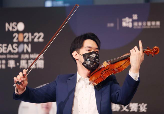 美国印第安纳波利斯国际小提琴大赛首奖得主林品任（见图）在19日无伴奏在记者会上演奏「巴赫」的作品。(陈怡诚摄)