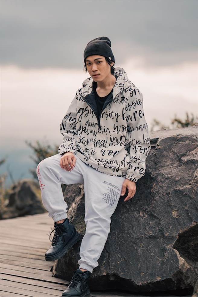 ↑刘文瀚推出单曲《记得有我陪着你》，亦搭上《机智校园生活》插曲。（上行娱乐提供）