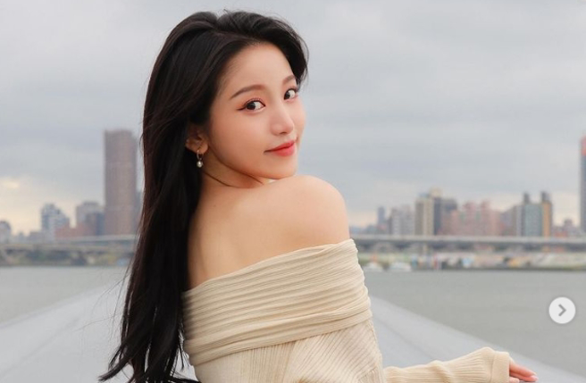 「北一女神」蔡瑞雪突然觉得有感冒症状，吃药没改善，快筛做了3次才由阴转阳。(翻摄自snowbabyq IG)