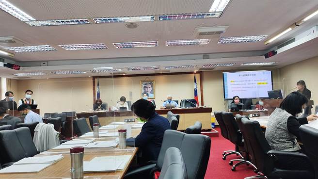 立法院内政委员会今天邀请原民会就「有关推动原住民族自治法进度」专题报告。（林良齐摄）