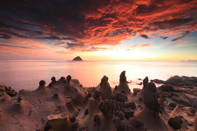 ▲新北市万里区-晨唤奇岩。摄影：萧秀兰　图：北海岸及观音山风景区管理处／提供