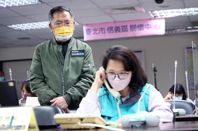 台北市副市長蔡炳坤今表示疫苗還有3萬多名額可預約。（范揚光攝）