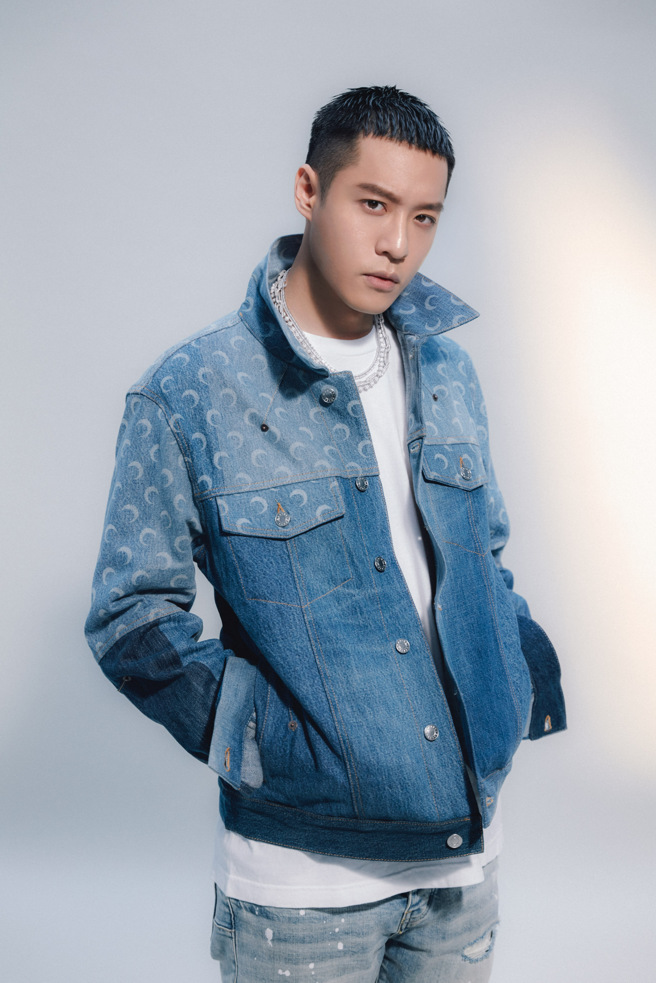 周汤豪获美国The TMA's 最佳音乐录影带3月冠军。（环球音乐提供）