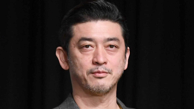 日本名导榊英雄近日又被另外3名女子指控性侵，遭经纪公司与老婆放生。（图／ Daily Sports）