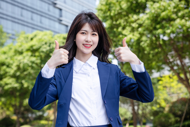 金牛座、雙子座、巨蟹座、射手座、水瓶座貴人運超旺，金牛座靠實力，射手座好人有好報。（示意圖／shutterstock）