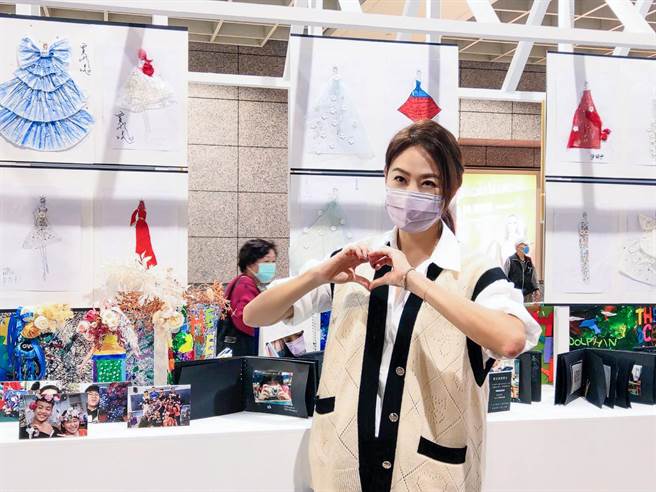 賈永婕出席林鳳營替偏鄉孩子舉辦的成果發表展。（味全提供）