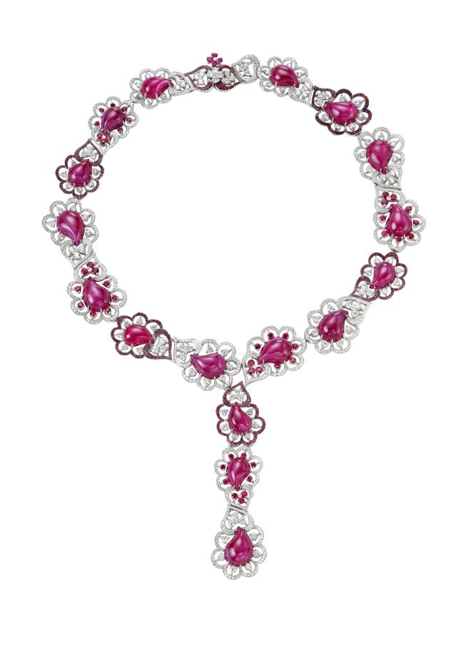 萧邦Red Carpet红地毯系列红宝石项炼，1259万元。（CHOPARD提供）