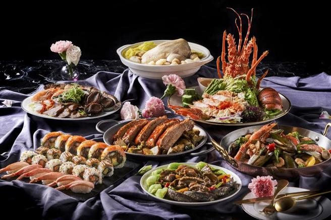 （饗賓餐旅集團旗下七大品牌推出母親節外帶套餐，圖為「饗饗」母親節套餐，8道菜、6人份，5988元。圖／饗賓餐旅提供）