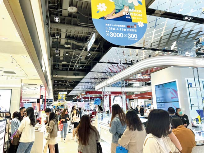 百货母亲节大檔登场，新光三越端出四大利器巩固业绩。图／新光三越提供