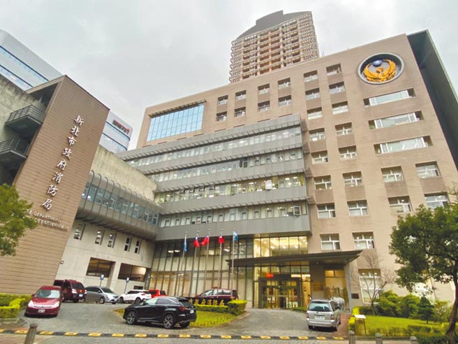 新北市消防局官员说明男童送医流程并无延误，但也建议中央SOP要调整。（王扬杰摄）