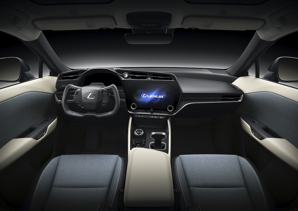 搭載創新 DIRECT4 四驅系統、續航力450km，Lexus 電氣化新篇章 RZ 車系全球首發！ (圖/CarStuff)