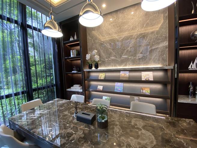 京佑建设以豪墅品质在14期重划区，打造年轻的「雅正」小豪宅。（卢金足摄）