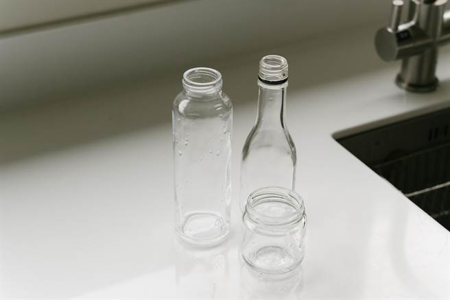 玻璃回收前請先完成清潔。（無印良品提供） 