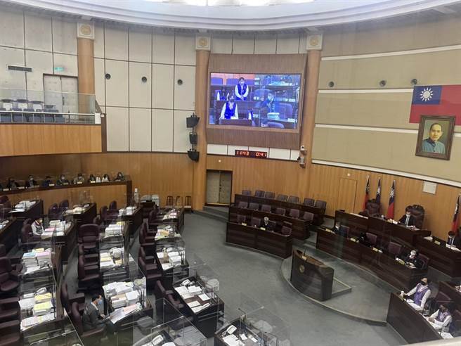 桃园市议会21日由客家事务局举行工作报告。（陈梦茹摄）