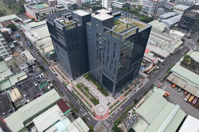 位于土城编定工业区的华南金资产管理股份有限公司厂办完成都更，预计能创造500个就业机会。（新北市都市更新处提供）