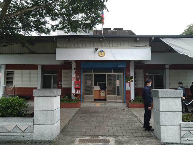 花蓮縣警察局鳳林分局奇美派出所廳舍老舊，辦公室及宿舍設備簡陋，縣長徐榛蔚日前指示縣警局提撥近190萬元專款修繕，工程經招商設計發包，去年12月動工，上月15日完工，目前正辦理驗收。（鳳林警分局提供／羅亦晽花蓮傳真）