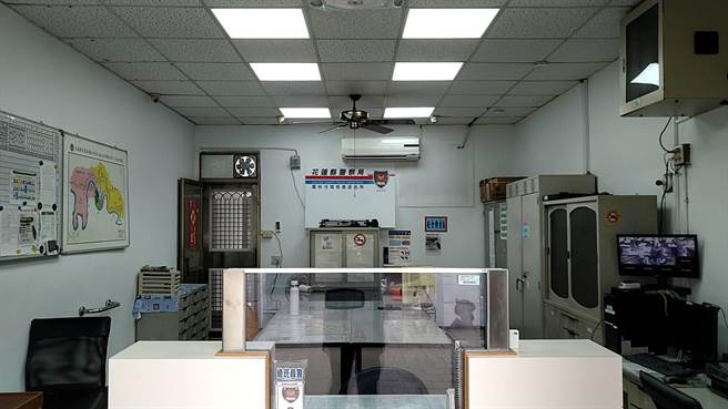 花蓮縣警察局鳳林分局奇美派出所廳舍老舊，辦公室及宿舍設備簡陋，縣長徐榛蔚日前指示縣警局提撥近190萬元專款修繕，工程經招商設計發包，去年12月動工，上月15日完工，目前正辦理驗收。（鳳林警分局提供／羅亦晽花蓮傳真）