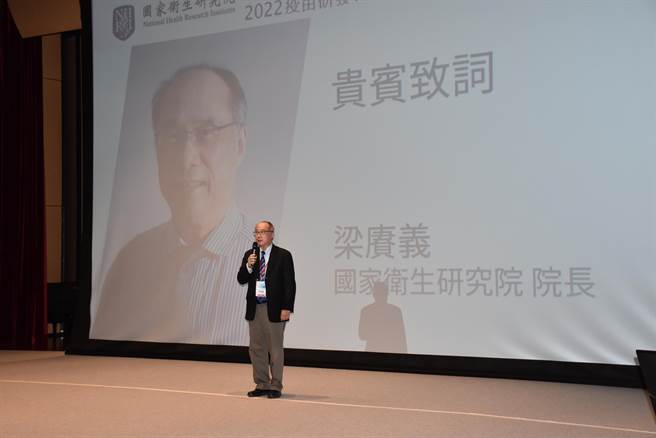 国卫院长梁赓义期望整合全部力量发展新冠疫苗。（谢明俊摄）