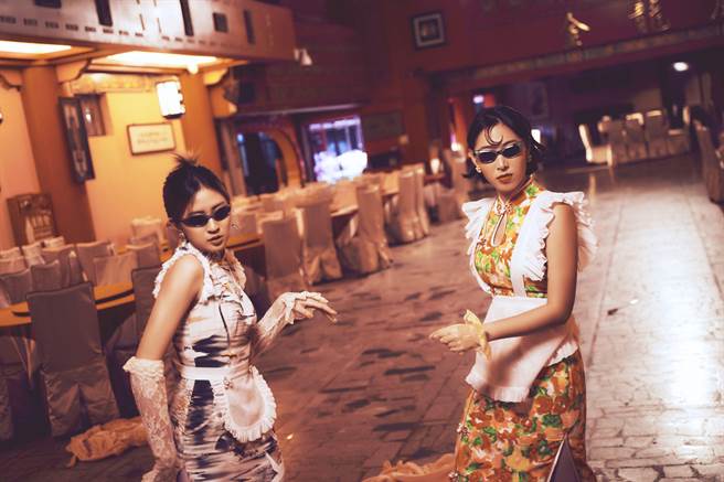 王若琳、9m88翻唱瑪丹娜的經典歌。（索尼音樂提供）