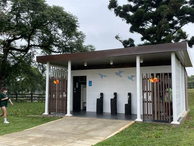 桃市中坜区公园公厕盘点重建6座新公厕更友善。（吕筱蝉摄）