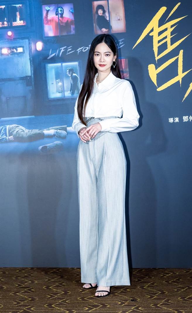 曾之乔在片中演出爱喝酒的酒店小姐。（罗永铭摄）