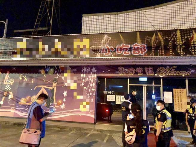 屏东九如、里港一带小吃部风声鹤唳，除染疫店家依规定暂时停业外，其余11家业者也自主性暂停营业，至今已10天。（警方提供／谢佳潾屏东传真）