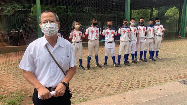 中興國中校長李志慶，期許球員創佳績。（廖志晃攝）