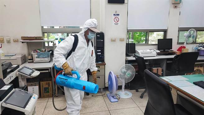 台南市警局1警員確診，市警局加強清消環境。（台南市警局提供／張毓翎台南傳真）