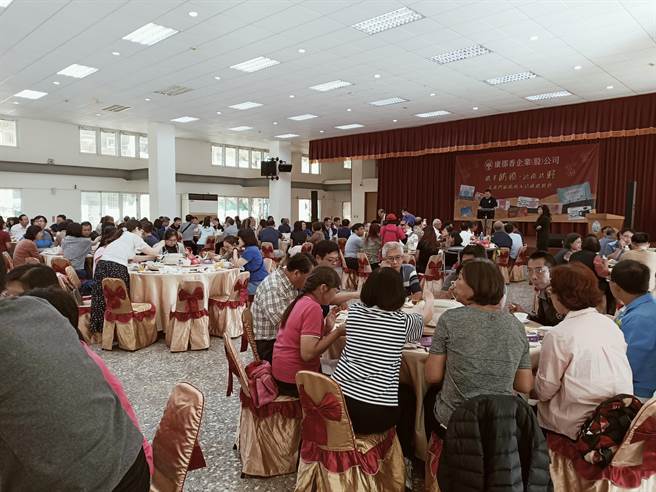 5月母亲节将至，近来新冠肺炎疫情延烧，衝击民眾到餐厅内用意愿。（本报资料照片）