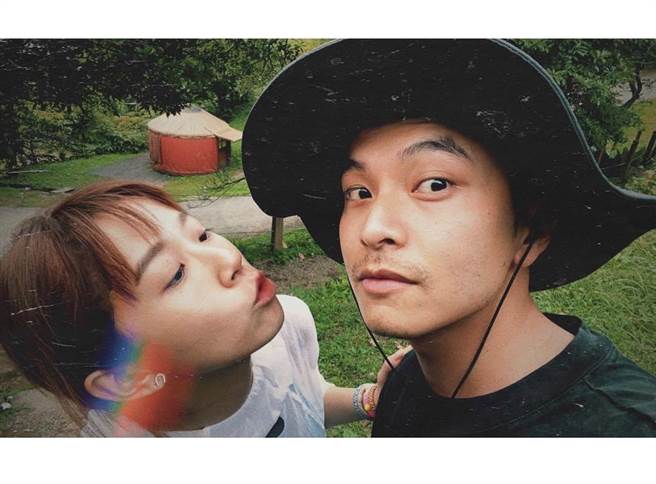 杨铭威确诊，老婆方志友也居家隔离中。（摘自脸书）