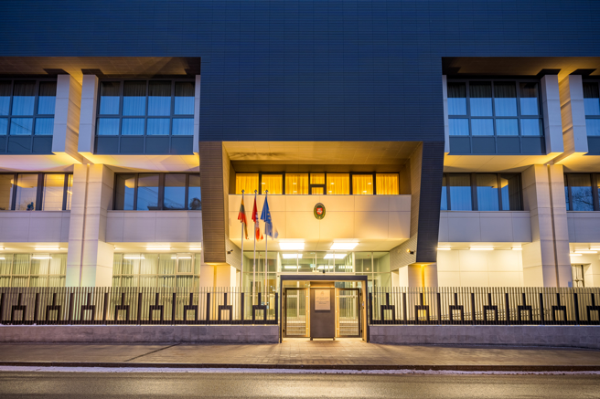 俄罗斯宣布关闭拉脱维亚、立陶宛和爱沙尼亚领事馆。图为立陶宛驻莫斯科大使馆。（达志影像／shutterstock）