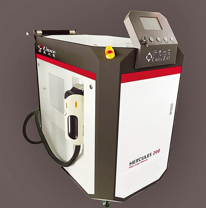 宏惠光电雷射清洗机，不需任何化学洗剂，清洗效率高，效果好。图／宏惠光电提供